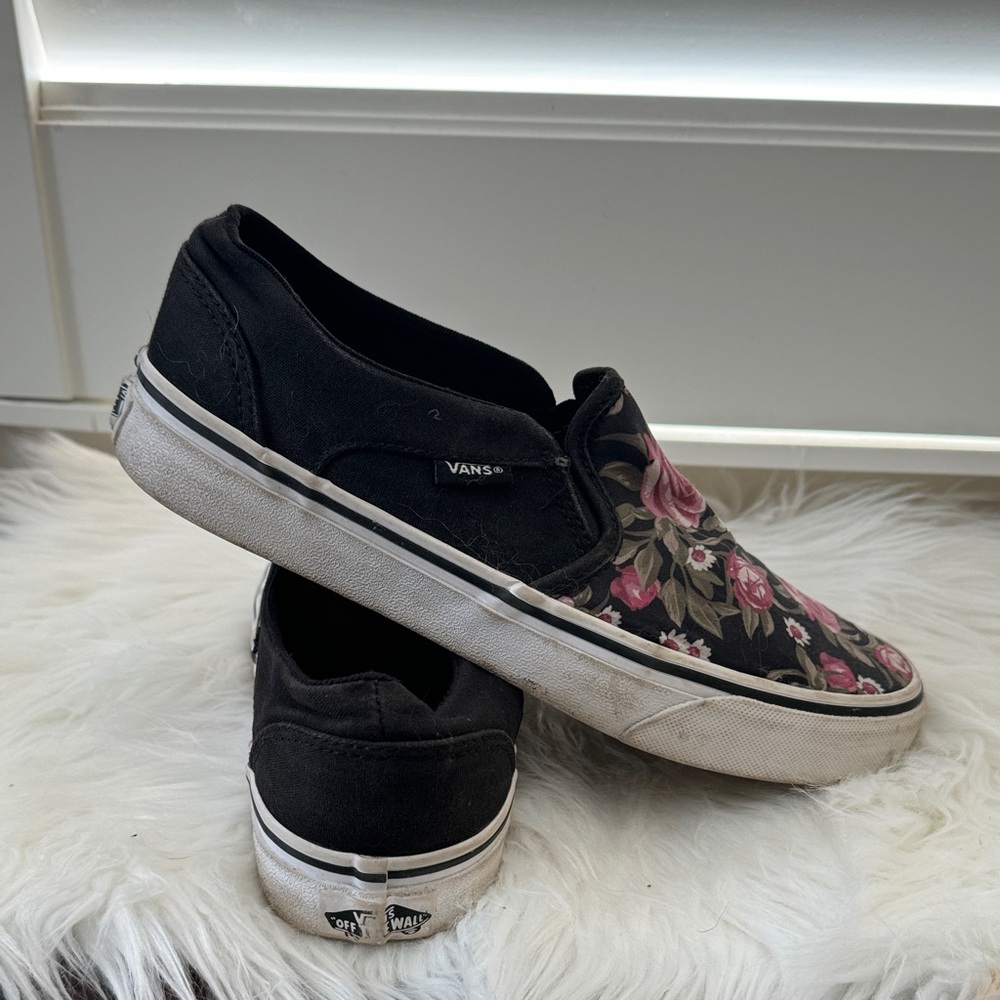Vans Women's Black and Pink Floral Slip-Ons
